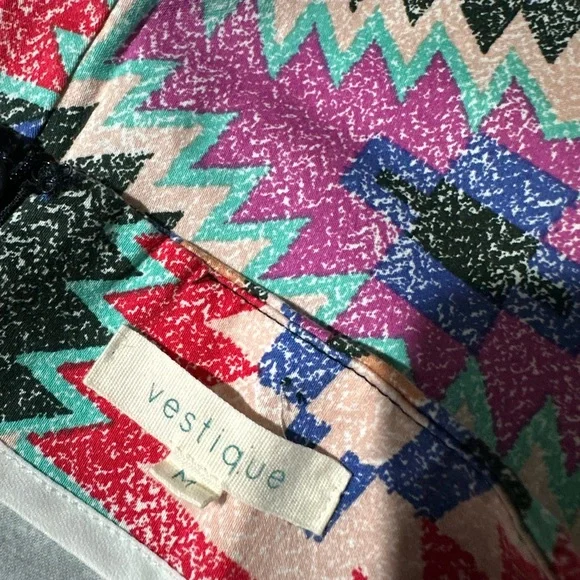 Vestique High Waist Red and Pink Shorts with Geometric Pattern - Picture 5 of 5